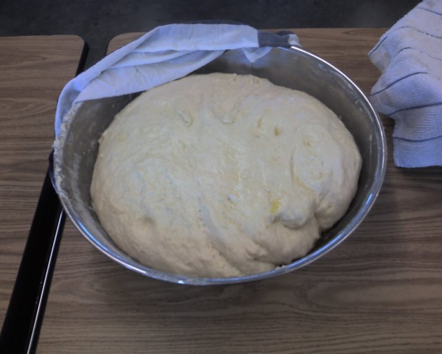 pizzadoughontherise.jpg