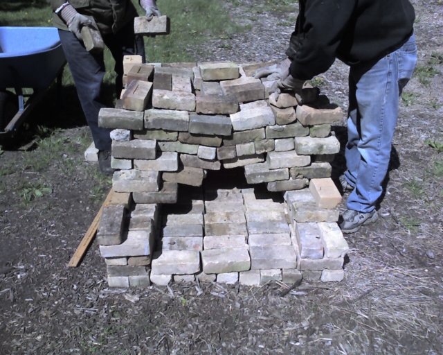 addingsomeheavybricksforstability.jpg