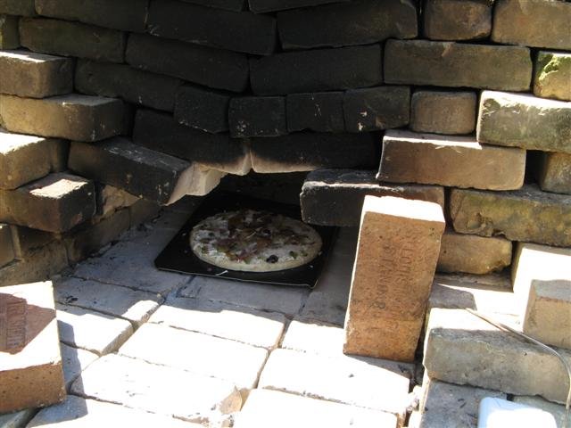 frozenpizzain.jpg