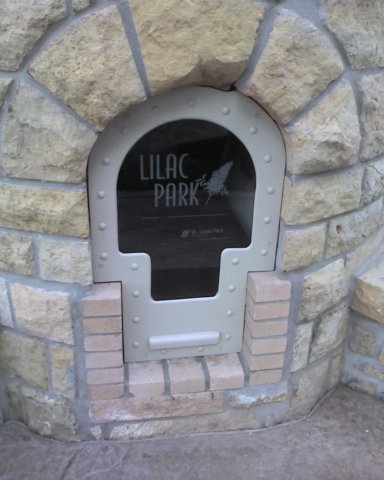 dooroflilacparktriplefireplace2.jpg